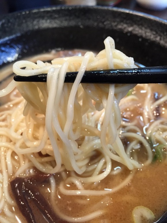 九州とんこつラーメン「一基」の「らぁめん」は細麺です